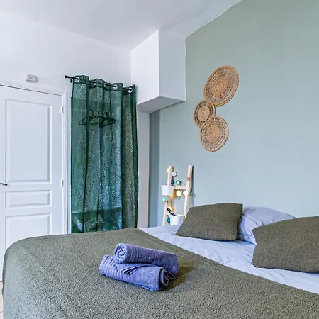 Appart'Hotel Nuiteejour Versailles Saint Cyr L'Ecole Exterior photo
