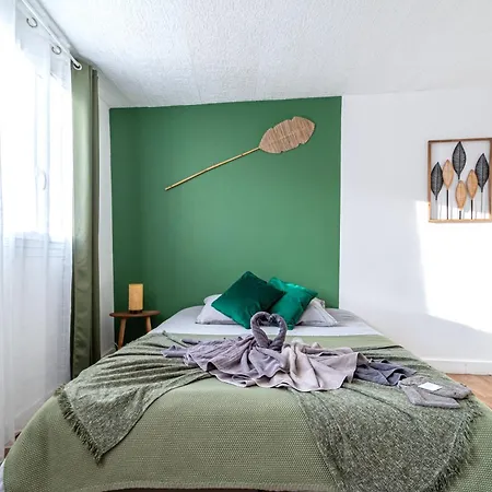 Appart'Hotel Nuiteejour Versailles Saint Cyr L'Ecole Exterior photo