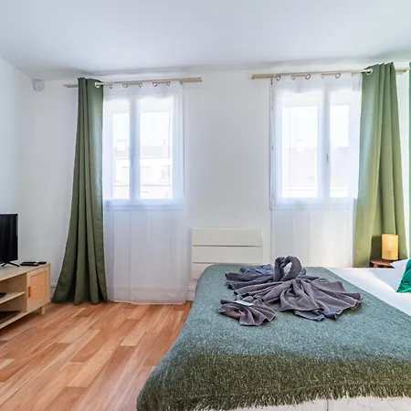Appart'Hotel Nuiteejour Versailles Saint Cyr L'Ecole Exterior photo