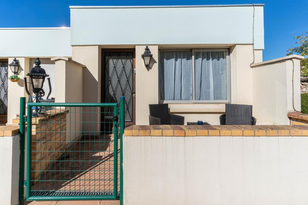 Nuiteejour Versailles Cyr L'ecole Apartment Saint-Cyr-l'Ecole