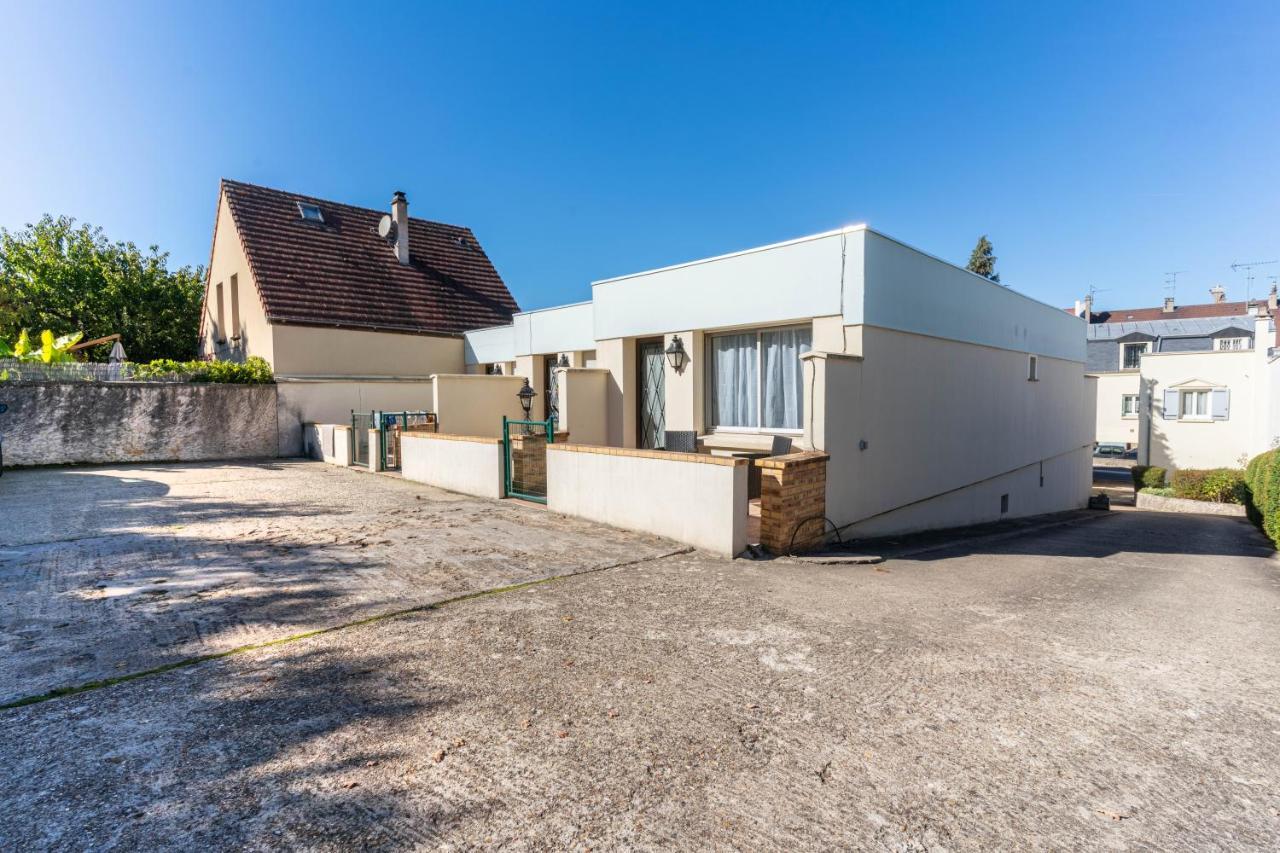 Nuiteejour Versailles Cyr L'ecole * Saint-Cyr-l'Ecole