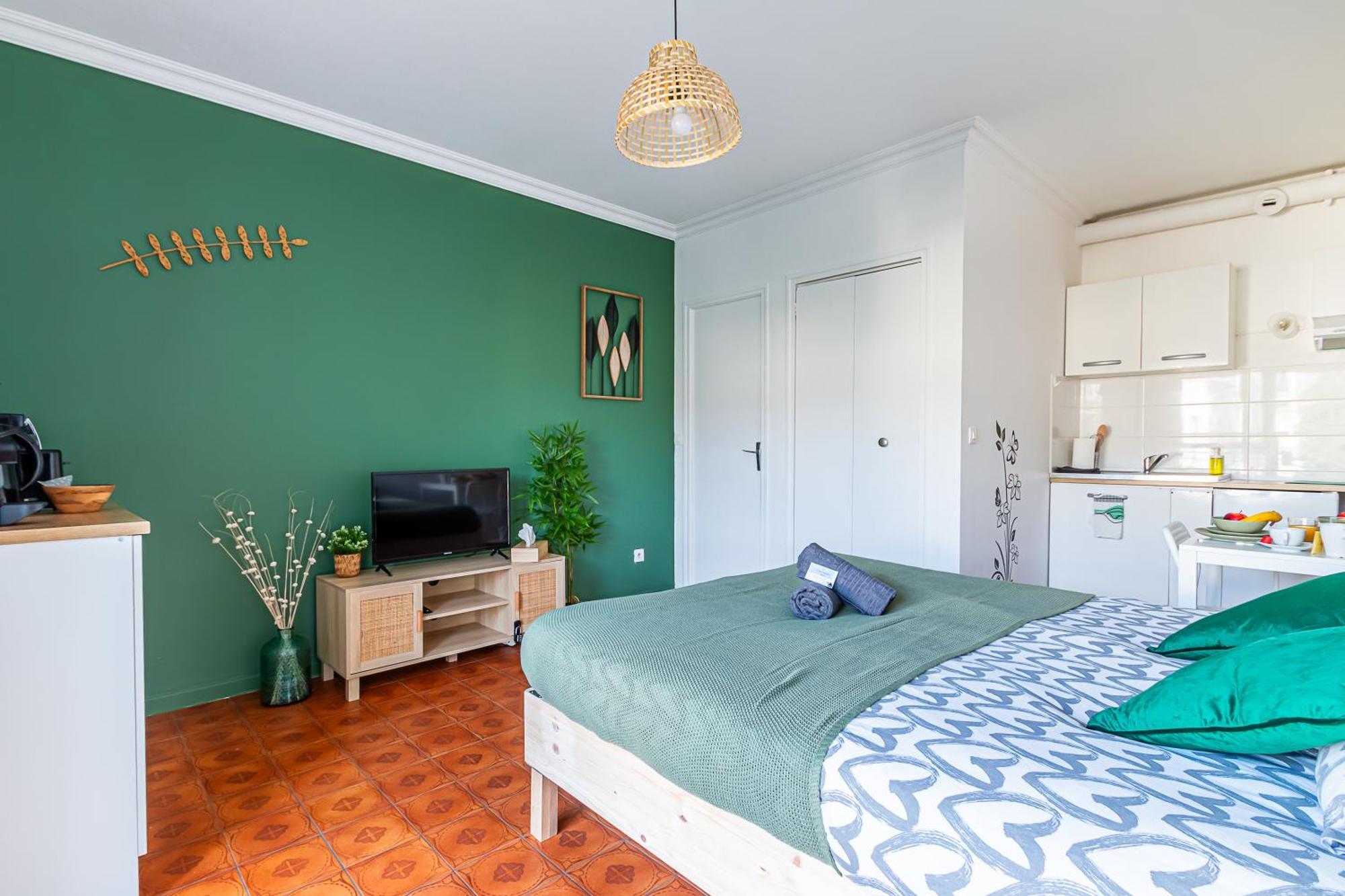 Nuiteejour Versailles Cyr L'ecole Apartment