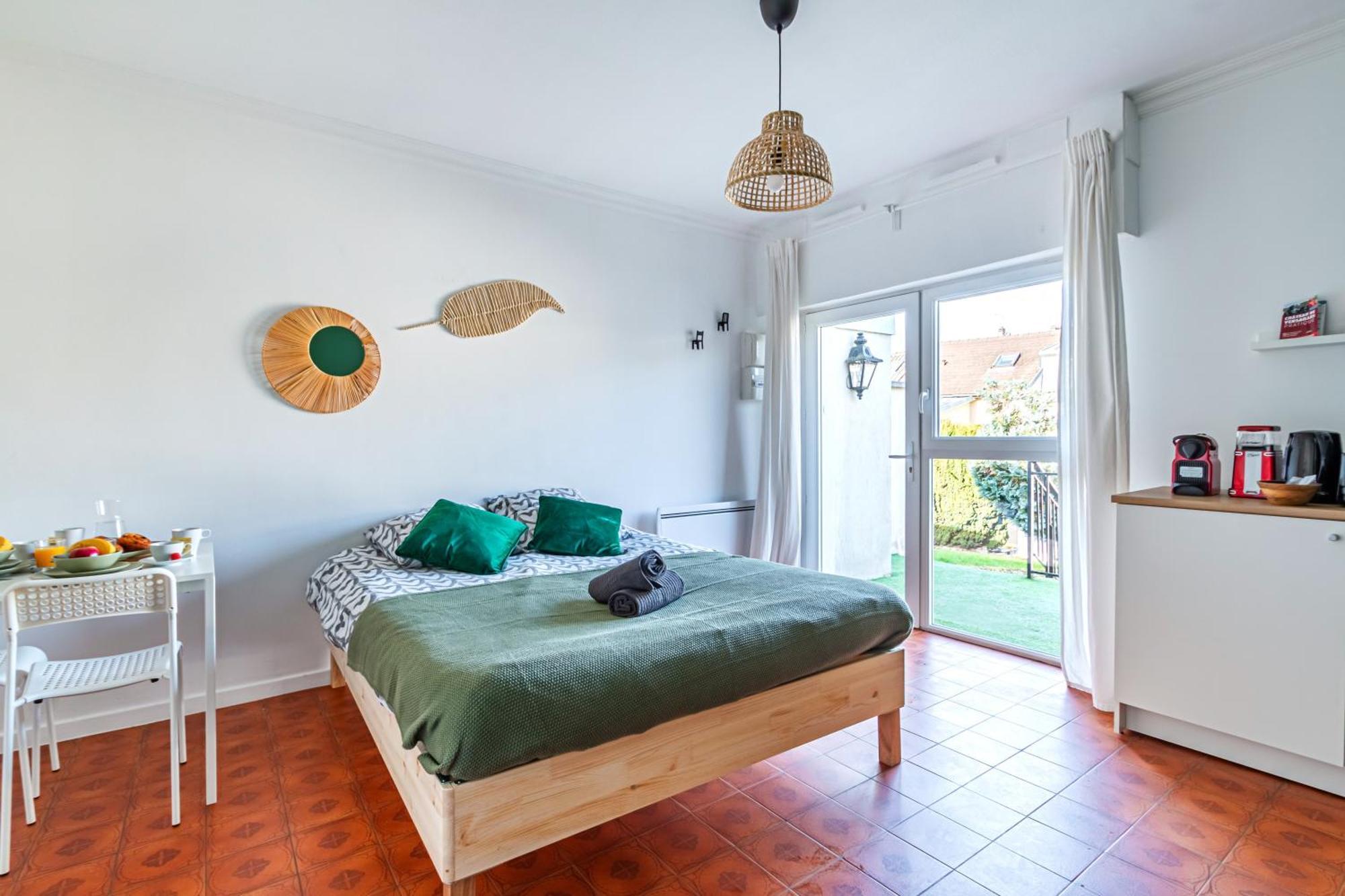 Nuiteejour Versailles Cyr L'ecole Apartment *