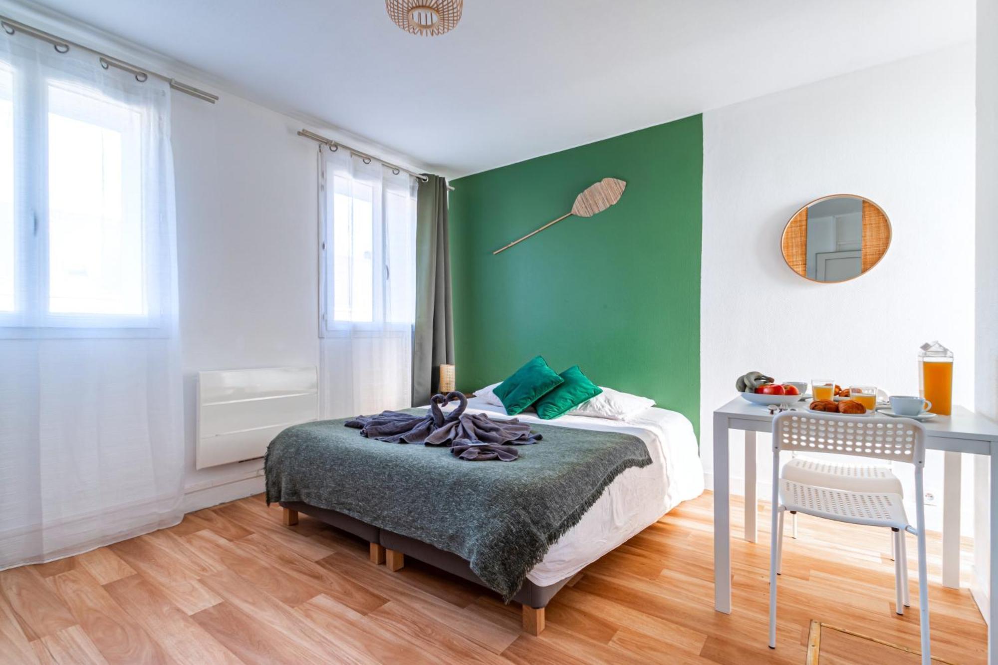 Nuiteejour Versailles Cyr L'ecole *
