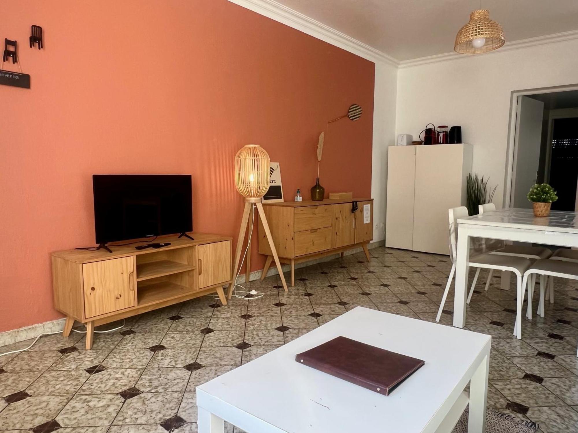 Apartment Nuiteejour Versailles Cyr L'ecole Saint-Cyr-l'Ecole